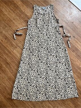 sachin and babi light blue dress 3 Ways to Style a Simple Grey Dress main image 1